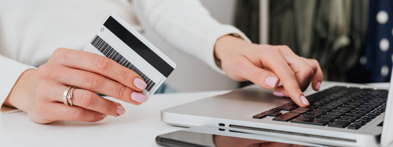 Healthcare Travelers: Spend less on travel by earning rewards. Here's our favorite cards.